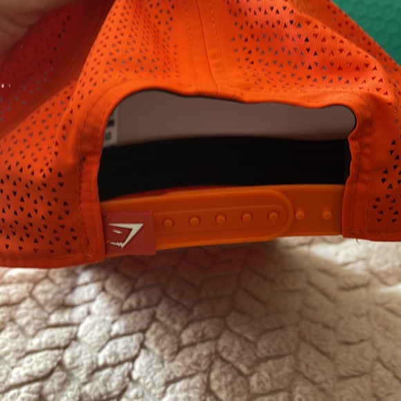 Gymshark SnapBack hat - Picture 2 of 3